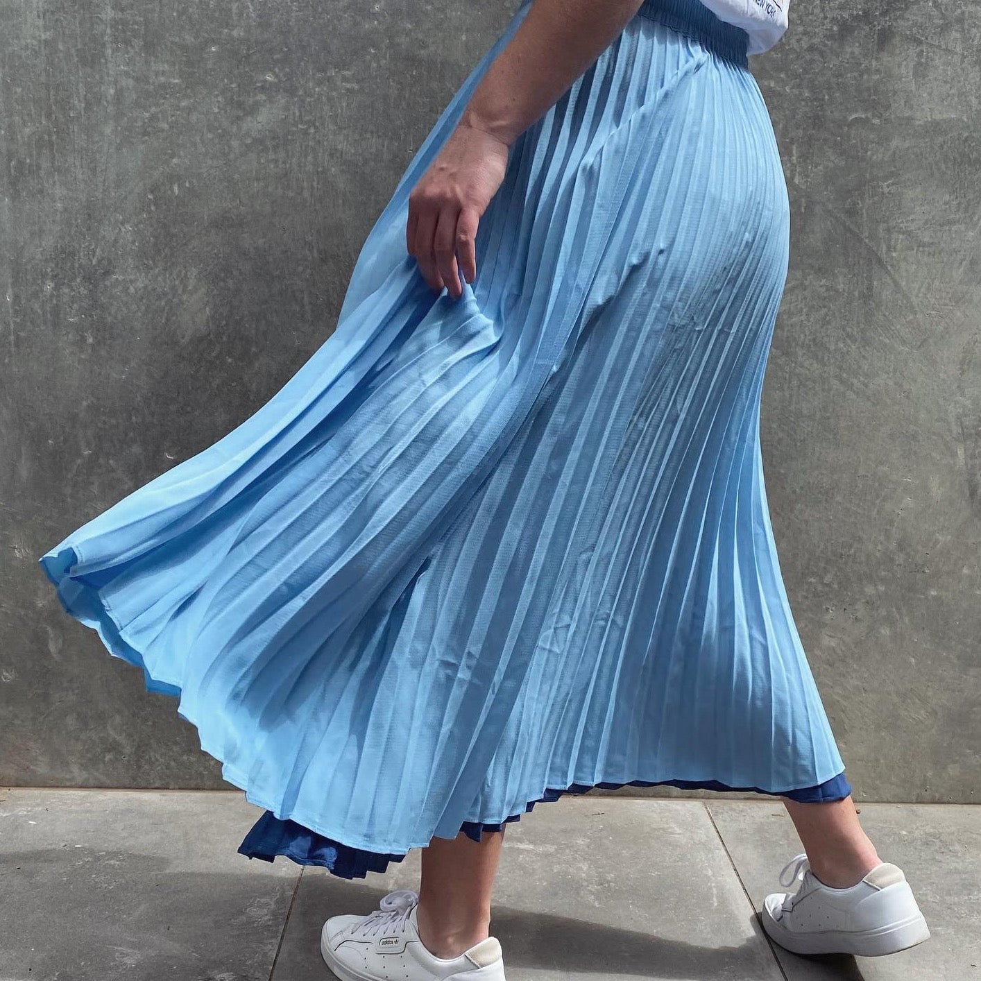 Déjà vu Blue Pleated Skirt – One Eighty Clothing