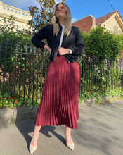 Load image into Gallery viewer, Pink Plum Pleated Skirt