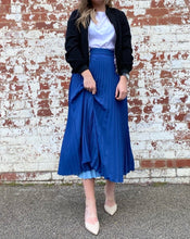 Load image into Gallery viewer, Déjà vu Blue Pleated Skirt