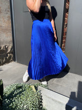 Load image into Gallery viewer, Royal Gold Pleated Skirt